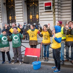 Opération nettoyage géant de Société Générale - Crédit photo Sébastien Fauvel