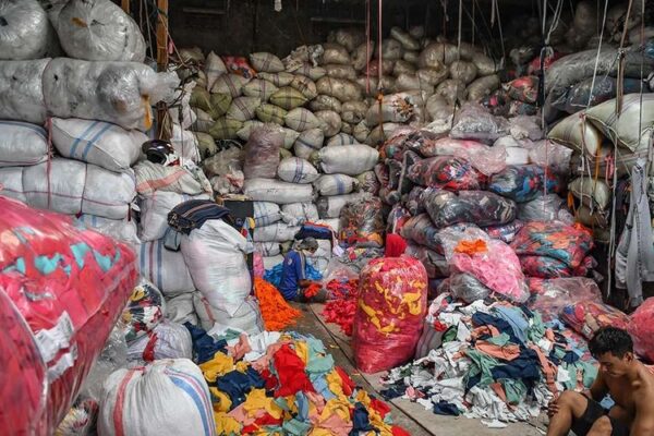 Textile : pour en découdre avec la surproduction | Les Amis de la Terre