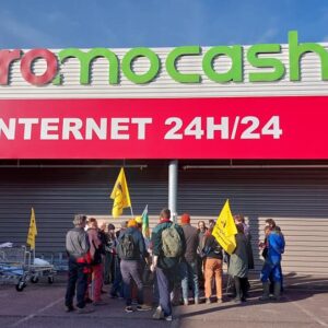 Action menée le 31 janvier avec la Confédération paysanne 76 et les Amis de la Terre Rouen