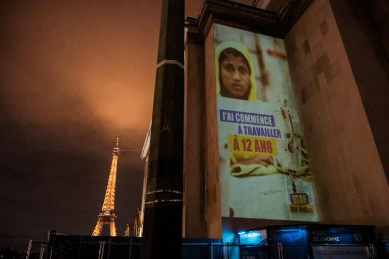Projections « Stop fast-fashion », Paris, le 27 novembre 2025. crédit : Basile Barjon