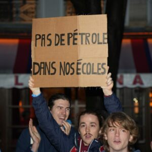 Mobilisation aux Mines le 27 janvier 2026 à Paris, à l'occasion de l'invitation par l'école de Patrick Pouyanné (PDG de Total) à une conférence sur la transition énergétique.