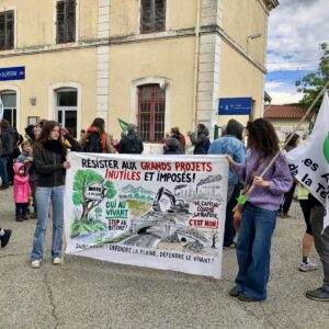 2026 05 16 - Devant la gare