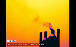 Image infrarouge d'une fuite de gaz sur un site gazier