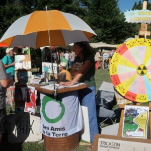 la-roue-de-l-infortune-certains-ont-ete-taquins-dans-leur-militantisme-pour-une-agriculture-eco-responsable-photo-aurelian-marre-1789848909